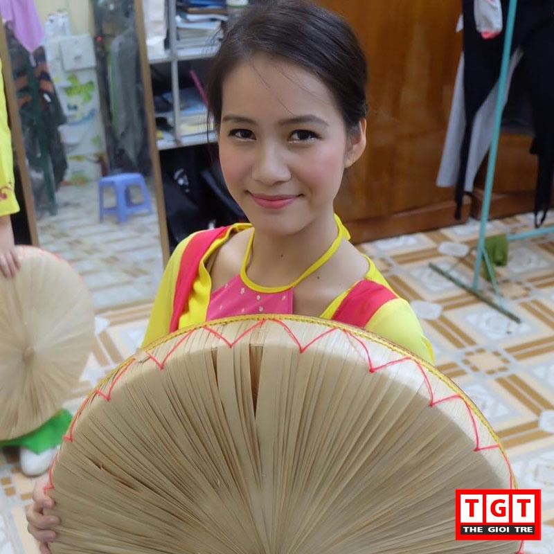 Nu sinh nguoi Lao xinh nhu hot girl o Hoc vien An ninh-Hinh-2