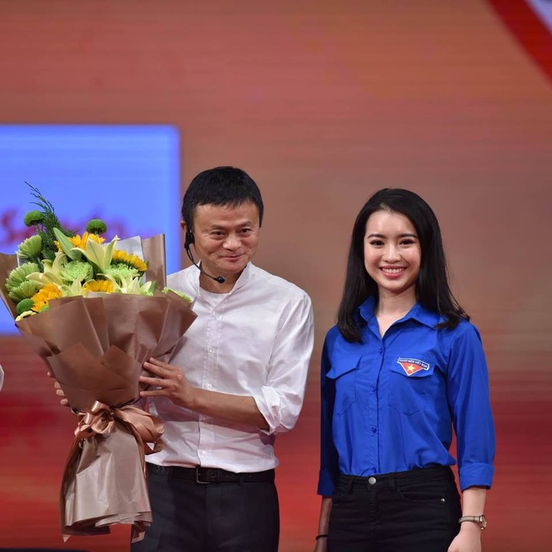 Hoa khoi phong van ty phu Jack Ma doi mat voi khen che-Hinh-3