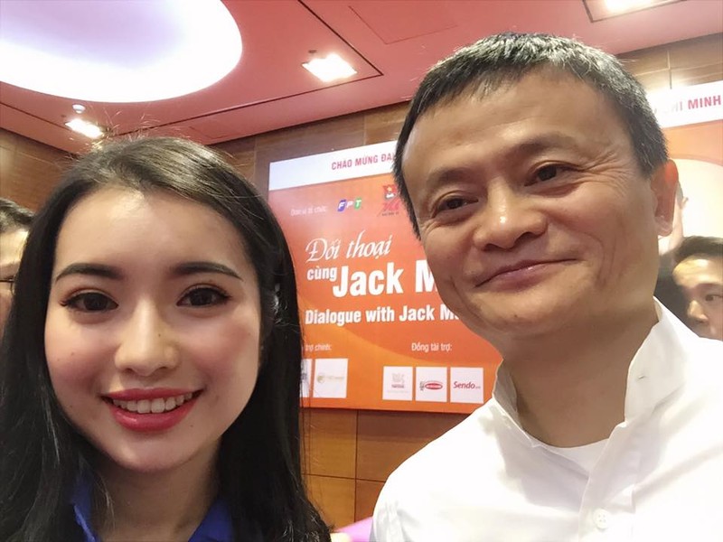 Hoa khoi phong van ty phu Jack Ma doi mat voi khen che-Hinh-4