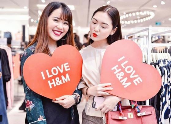 Hot girl check-in tai cua hang H&M, Zara dau tien tai Ha Noi-Hinh-4