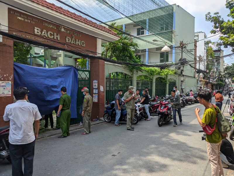 Vu cay phuong de hoc sinh tu vong: Bo truong gui loi chia buon