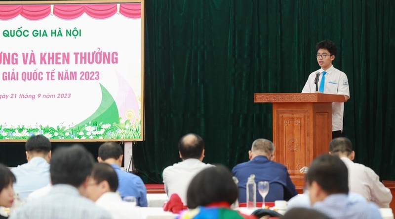 Huy chuong Vang Olympic quoc te: Be phong cho khat vong-Hinh-2