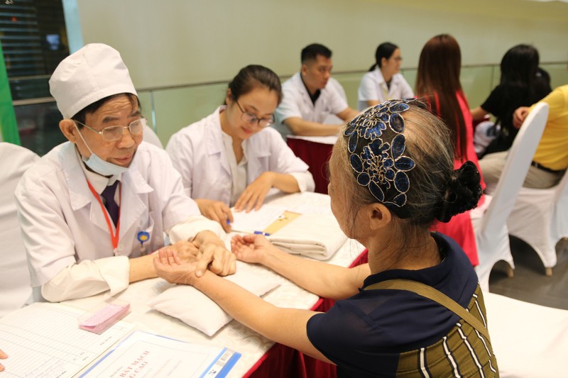 Luong y Nguyen Huu Gian: Ca doi khac ghi cau “luong y nhu tu mau”-Hinh-3