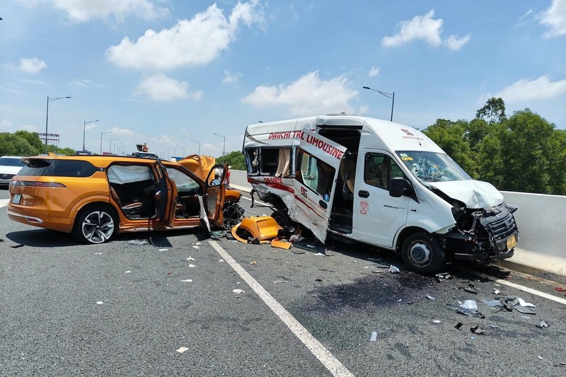 Can bo quy tac ung xu de tranh do xe, cai va o lan 120km/h