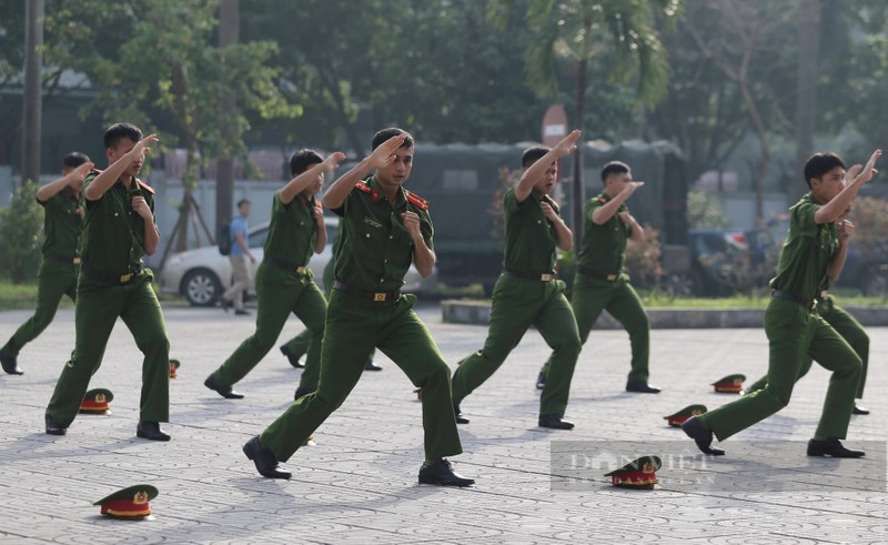 Hinh anh Canh sat bao ve Ha Noi trinh dien vo thuat dep mat-Hinh-10