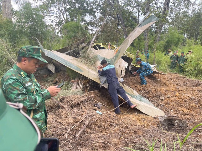 May bay Yak-130 duoc tim thay nho flycam chuyen dung-Hinh-5