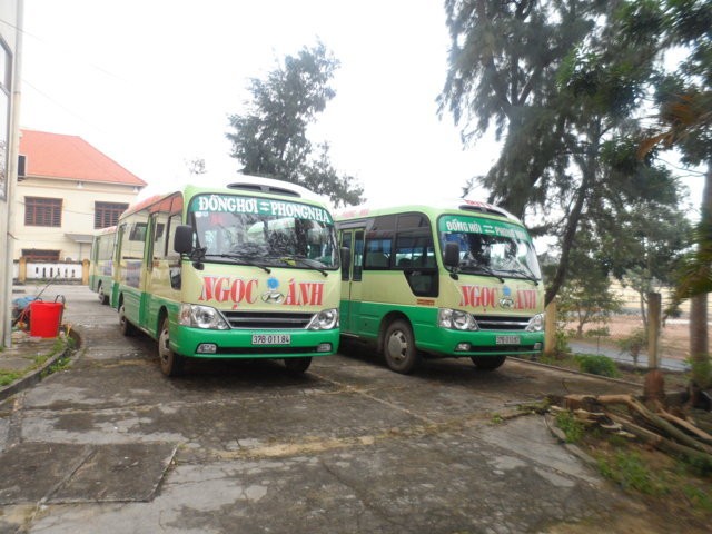 Tai xe xe buyt dinh cong, hang tram khach hang buc xuc-Hinh-2