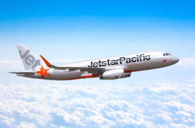 May bay Jetstar di Thanh Hoa phai bay ha canh o Noi Bai