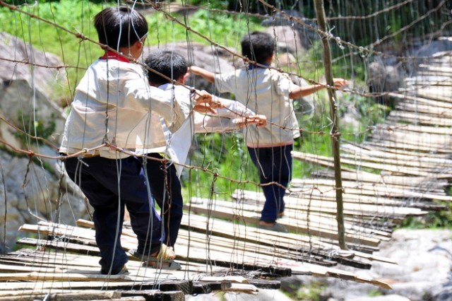 Nghin le kieu lieu mang bang rung, vuot song di hoc-Hinh-6