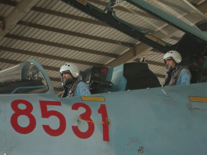 Mot ngay huan luyen bay cung tiem kich Su-30MK2-Hinh-8