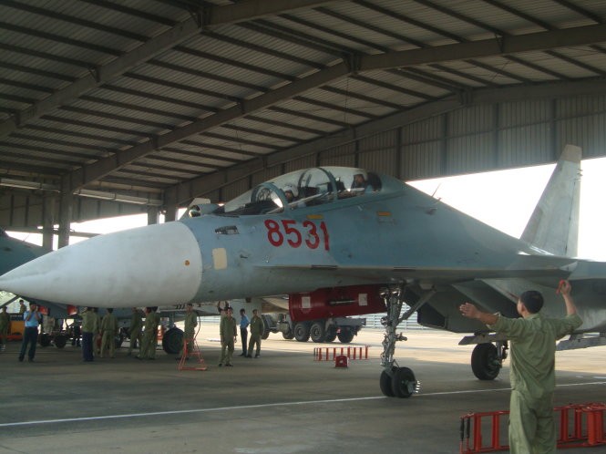 Mot ngay huan luyen bay cung tiem kich Su-30MK2-Hinh-9