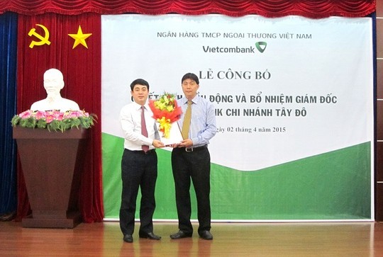 Bat giam nguyen Giam doc Vietcombank chi nhanh Tay Do