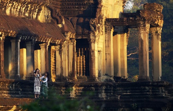 Ngam den Angkor Wat ngai ngu trong mot binh minh se lanh-Hinh-7