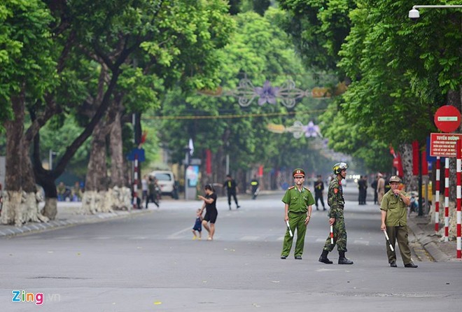 Duong pho un tac truoc gio tong duyet dieu binh 2/9-Hinh-4