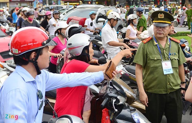 Duong pho un tac truoc gio tong duyet dieu binh 2/9-Hinh-8