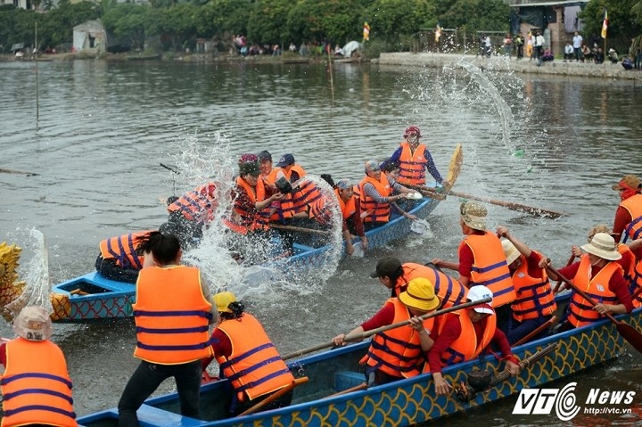 Ky thu man te nuoc dap lua tren song cua nhung nguoi phu nu-Hinh-4