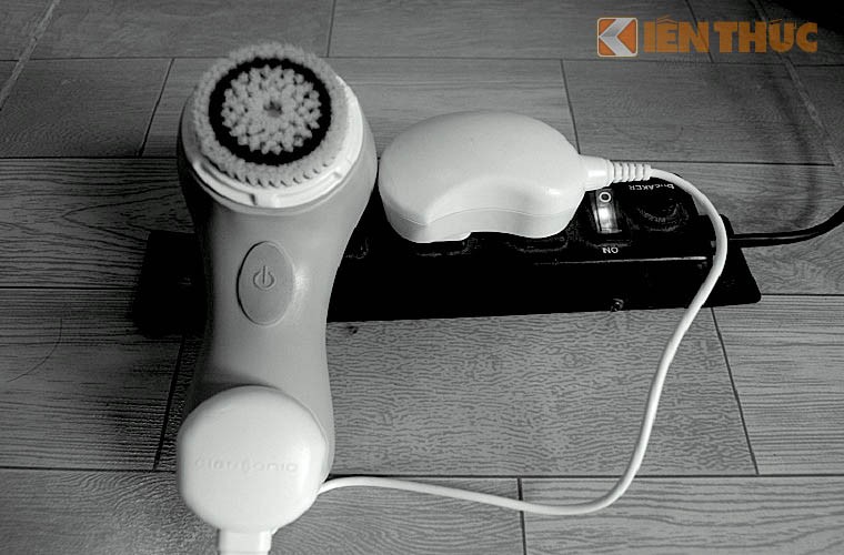 May Rua Mat: co nen mua May Rua Mat Clarisonic Mia-Hinh-9