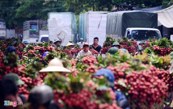 Cảnh ùn tác, chen chúc ỏ cho vai thieu lon nhat Viet Nam-Hinh-2