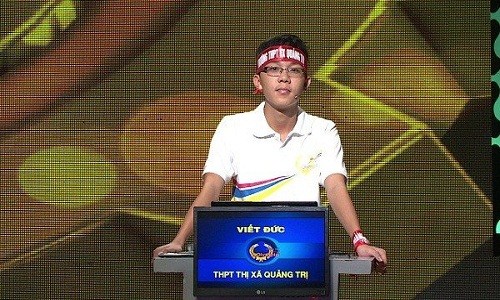 Nam sinh Quang Tri  buc toc gianh ngoi Quan quan Olympia 2015
