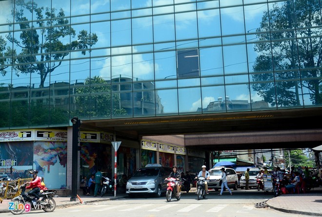 Tan muc canh hoang tan, nhech nhac o Thuan Kieu Plaza-Hinh-4