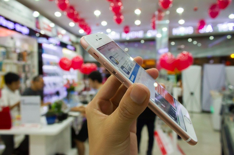 Bao iPhone 6S do bo, thi truong trong nuoc van im ang-Hinh-5