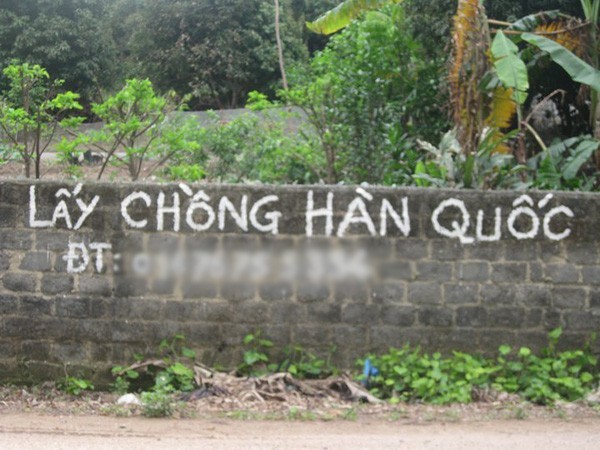 “Choang” voi nhung bien quang cao chi co o Viet Nam-Hinh-7
