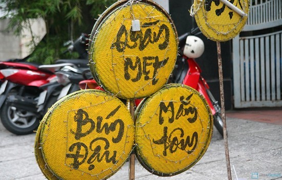 Bien quang cao hinh thu doc la tren duong pho-Hinh-4