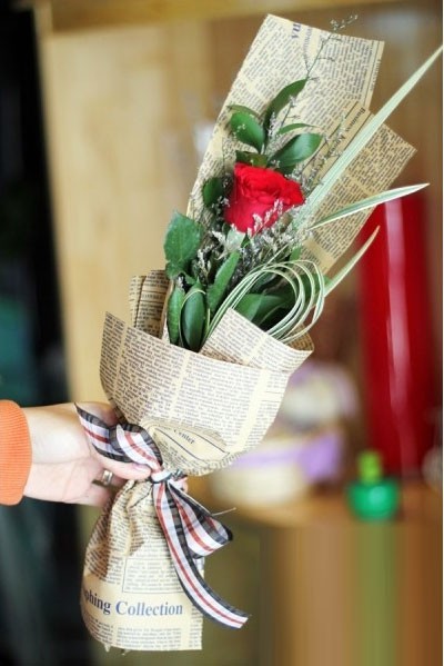 Khong so bi chem khi mua hoa Valentine-Hinh-7