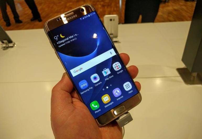 Co nen mua Samsung Galaxy S7 dat do luc nay?-Hinh-4