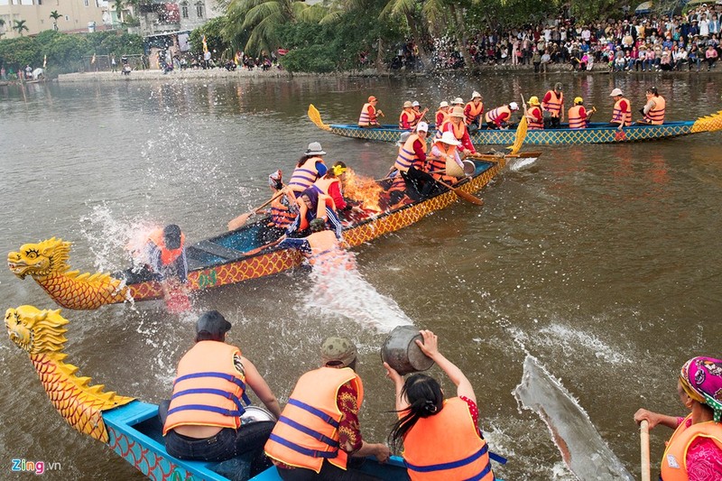 Anh: Chi em cuong nhiet thi nau com, bat vit tren song-Hinh-5