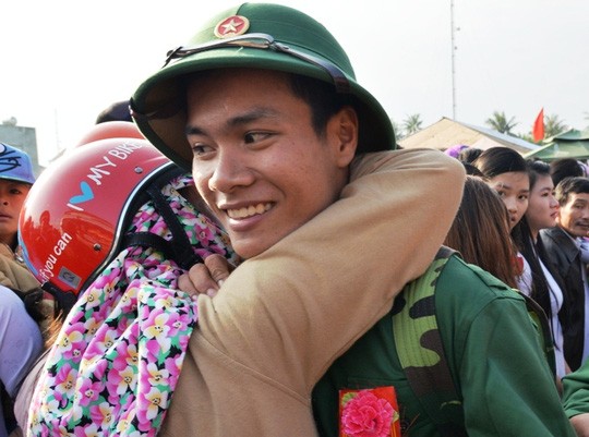 Hon 2.400 thanh nien Quang Ngai len duong nhap ngu-Hinh-3