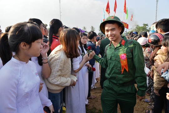 Hon 2.400 thanh nien Quang Ngai len duong nhap ngu-Hinh-5