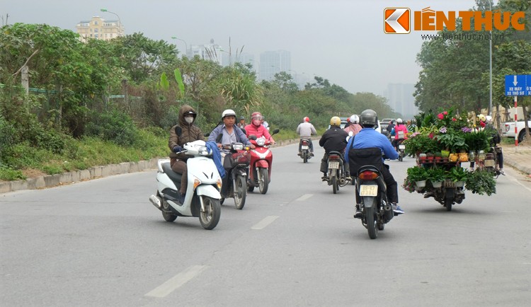 Anh: Nguoi dan danh cuoc mang song di tren dai lo nghin ty-Hinh-9