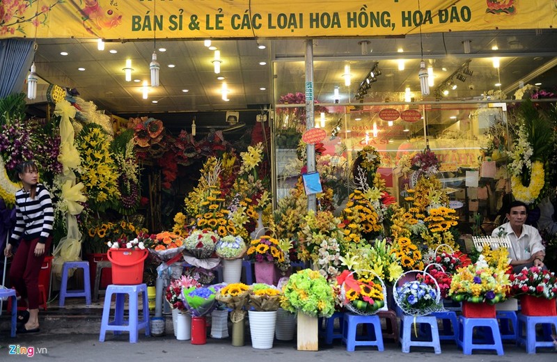 Anh: Via he, long duong bien mat o cho hoa lon nhat Sai Gon-Hinh-6