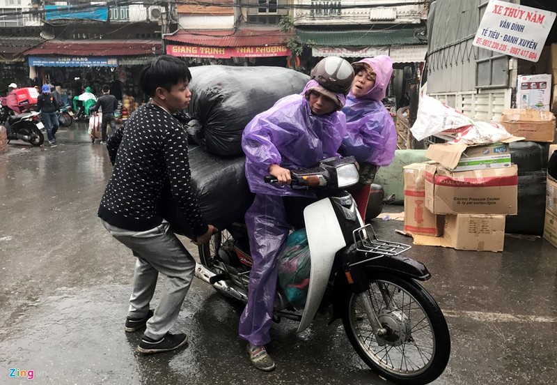 Anh: Nhung phu nu ca doi ganh vac cong viec cua dan ong-Hinh-6