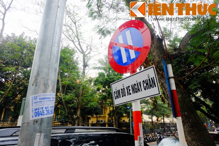 Anh: Duong pho Ha Noi thoang dang trong ngay do xe chan le-Hinh-13
