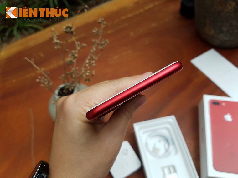Hang “nong” iPhone 7 Plus do vua ve Ha Noi co gi doc?-Hinh-11