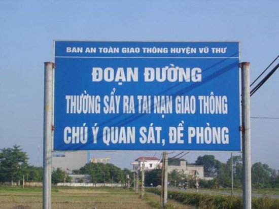 Chum anh: Nhung loi chinh ta ngay ngo tren bien thong bao o VN-Hinh-10