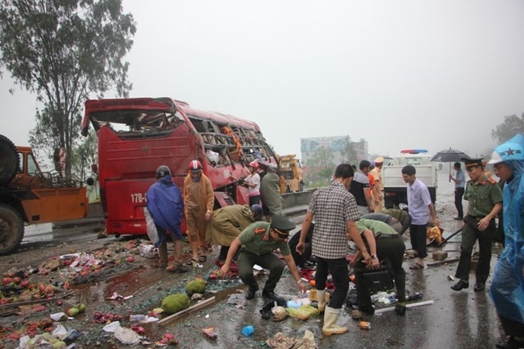 Nhung vu tai nan giao thong tham khoc tuan qua (9-15/4)-Hinh-9