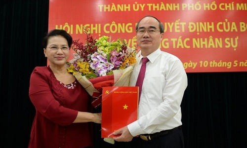 Ong Nguyen Thien Nhan lam Bi thu Thanh uy TP HCM