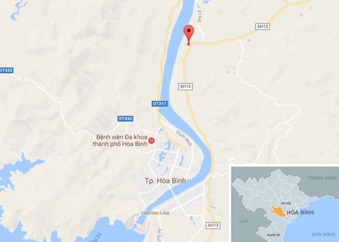 Hoa Binh: Bi thu thi tran bi dam guc tai tru so UBND