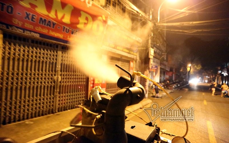 Can canh “voi rong” trang dem diet muoi o Ha Noi-Hinh-9