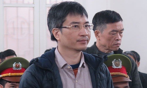 Xu phuc tham Giang Kim Dat: Chi tiet bat ngo trong ngay dau tien