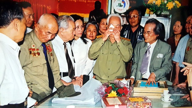 Bua com voi hai qua trung cua vo chong Tuong Giap-Hinh-12