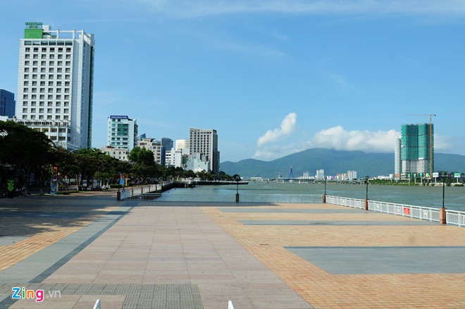 Chu tich Da Nang: "Khong ban tan chuyen lanh dao ai o, ai di"-Hinh-2