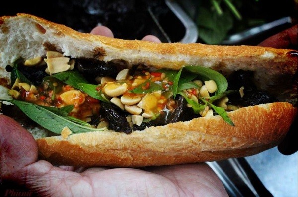 3 xe banh mi nhan “la” cua Sai Gon-Hinh-5