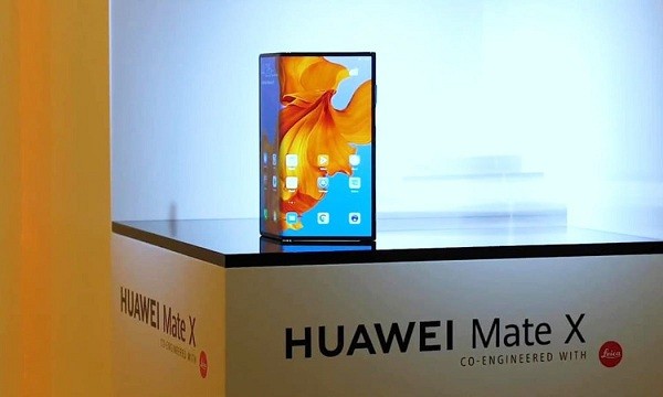 Huawei Mate X2 vuot troi 
