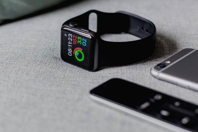 Apple Watch “trinh lang” phien ban gia cuc re cung iPhone 12?-Hinh-12
