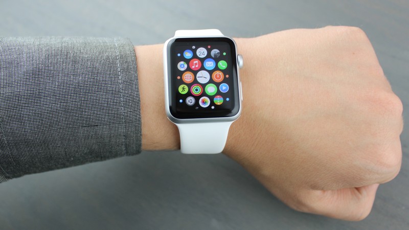 Apple Watch “trinh lang” phien ban gia cuc re cung iPhone 12?-Hinh-3