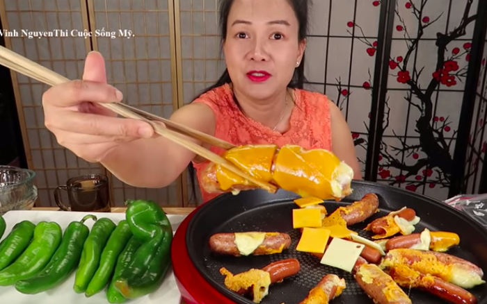 Top 5 mukbang Youtuber Viet kiem tien khung chi nho ngoi an-Hinh-8